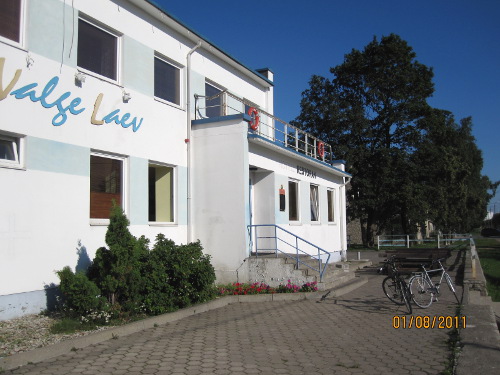 Vårt hotell i Paldiski, Valge Laev, med tydligt nautiskt tema överallt. Vi fick kaptenshytten!