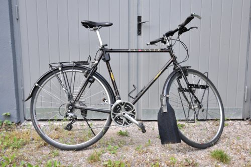 Pendlaren, juni 2010. Med stänkskärmsförlängningen som räddar vevparti och byxben vid regn.